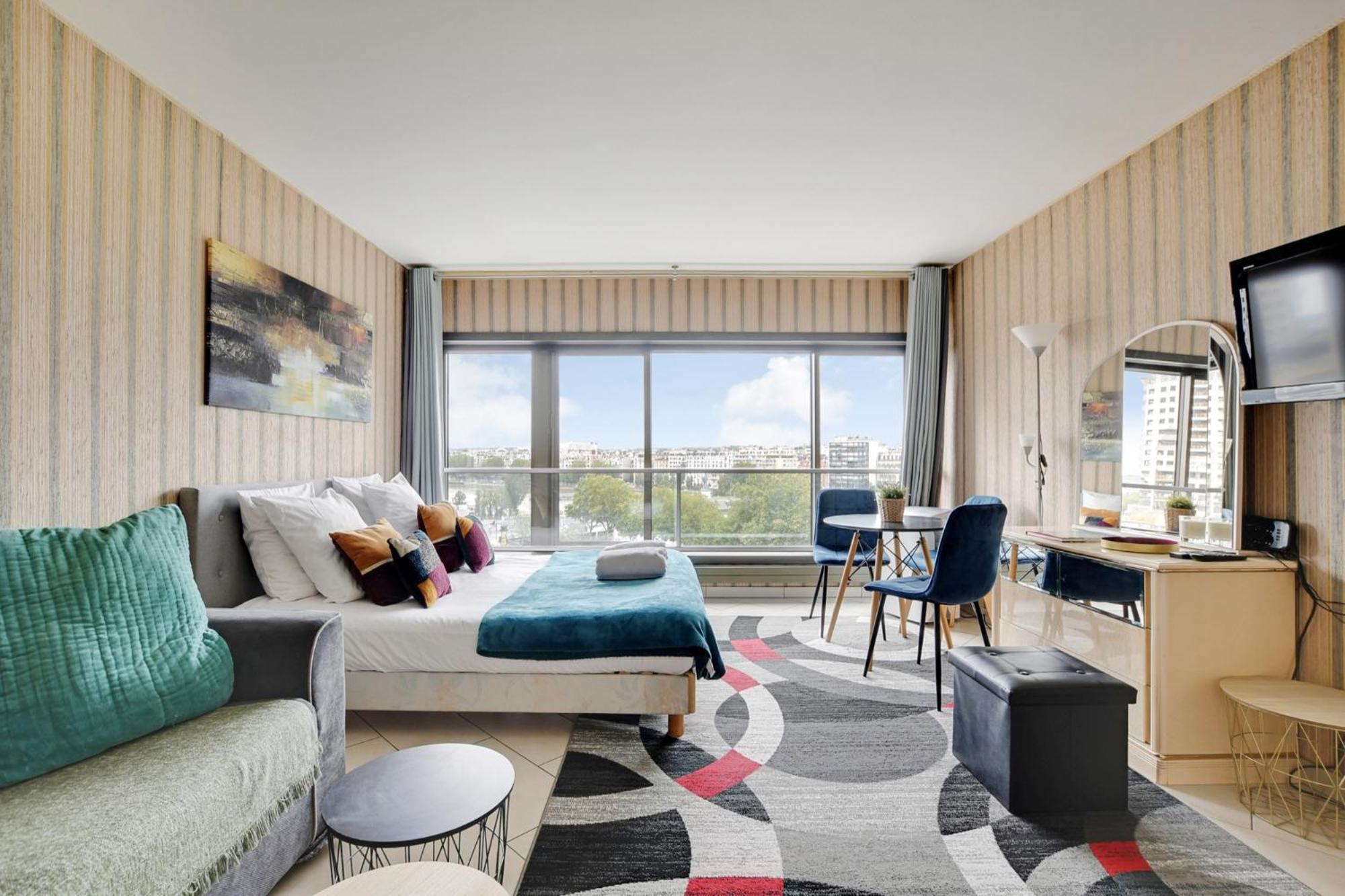 Seine And Eiffel, Ac Apartment *